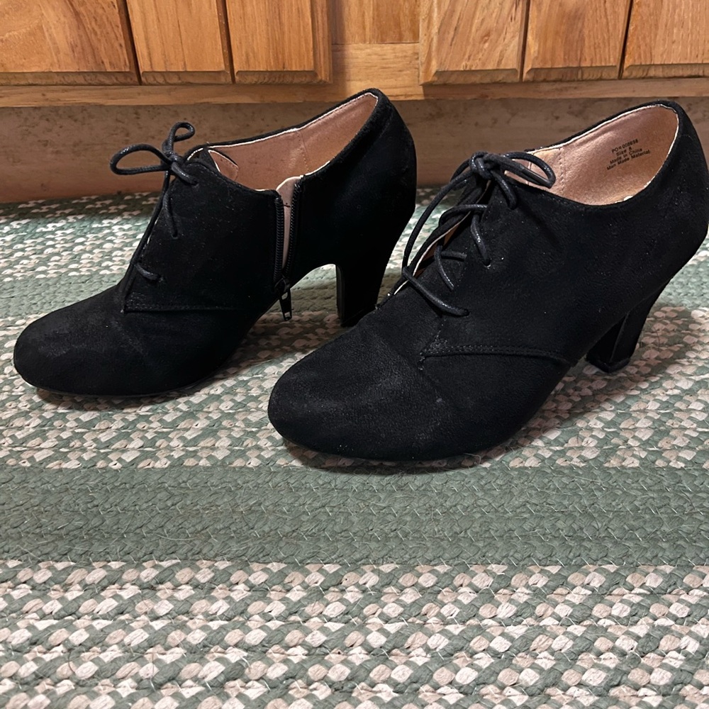 Journee Collection Women’s Leona Zip Booties